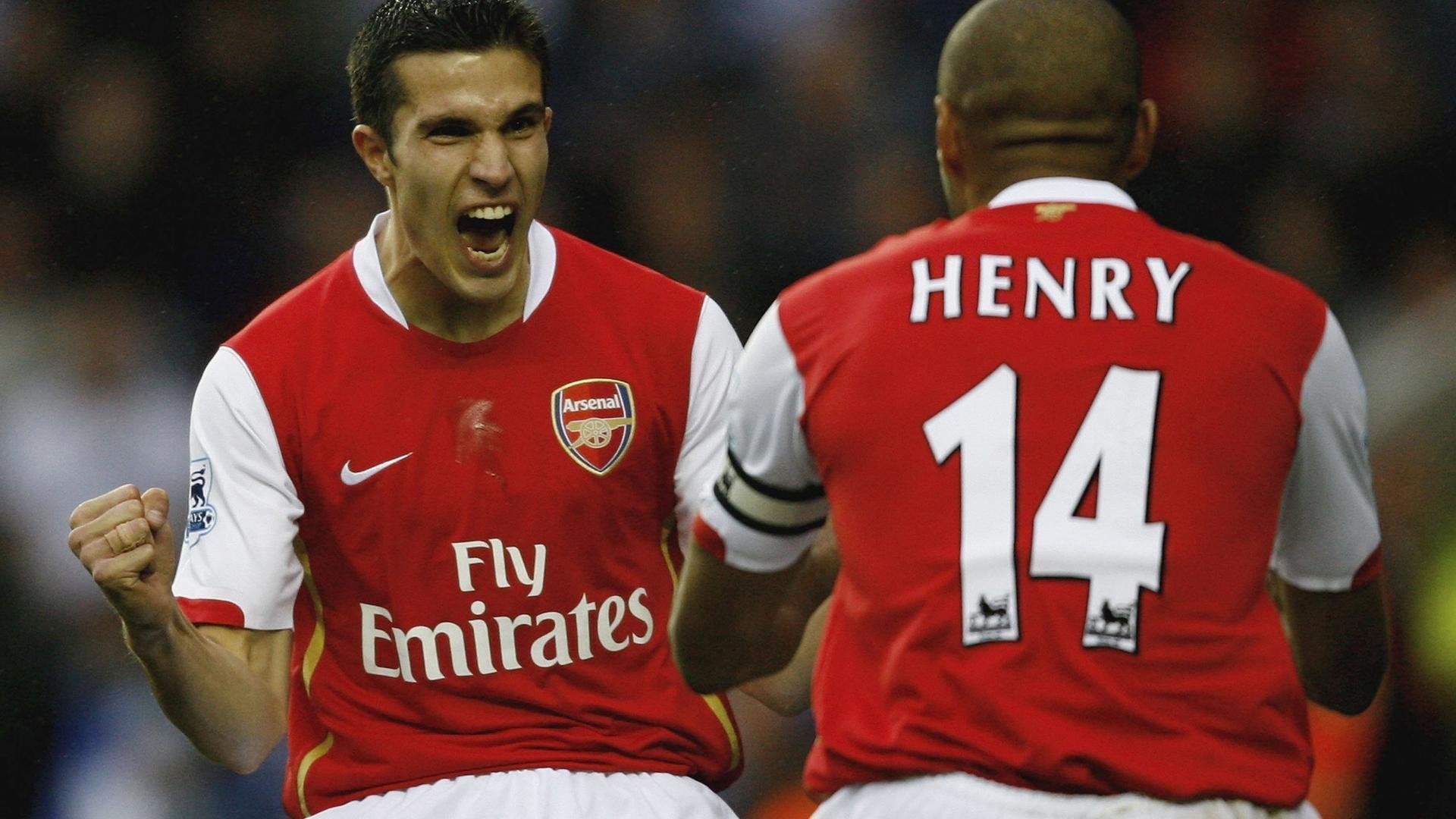 曼联3-2逆转热刺，凯恩梅开二度难掩失利，曼联引进凯恩