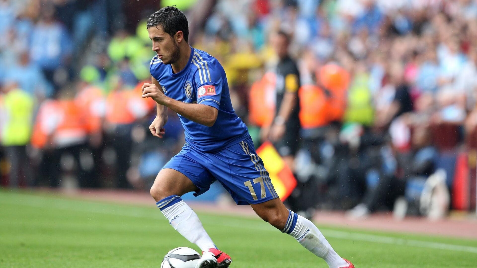 英超战火再燃，精彩进球与神级扑救引万人欢呼，英超 激烈